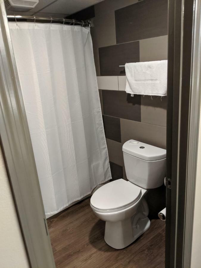 Riverside Tower 비둘기 포지 외부 사진